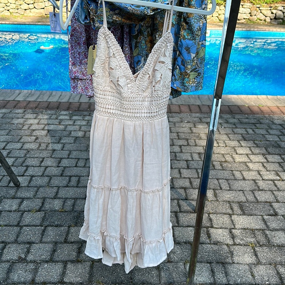 2Bella Boutique- extra pale pink/cream dress